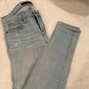 J Brand Light Wash Women’s Jeans - Classic Slim Fit ripped knee -S25